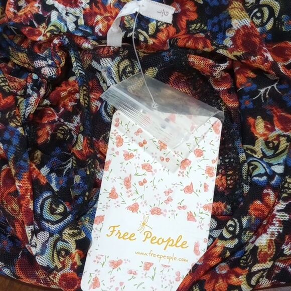 NEW! Free People All Dolled Up Floral Mesh Long Sleeve Crop Top  Black Combo - L - Picture 10 of 12